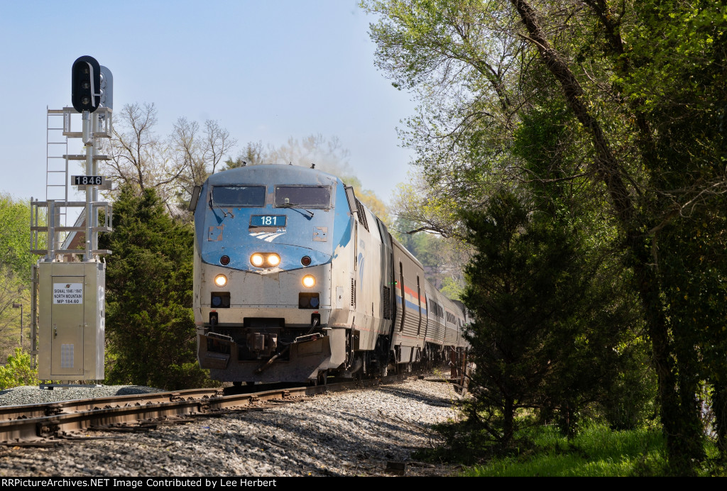 AMTK 181 on the westbound Cardinal